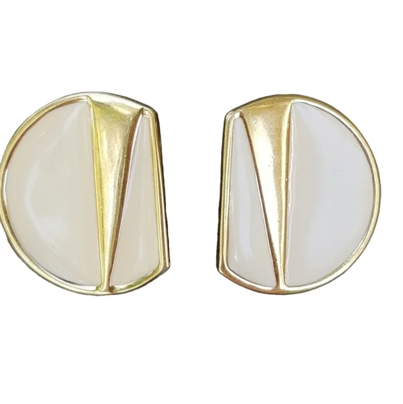 MONET VINTAGE CREAM ENAMEL & GOLDTONED SPIKE DISK EARRINGS - Picture 3 of 5